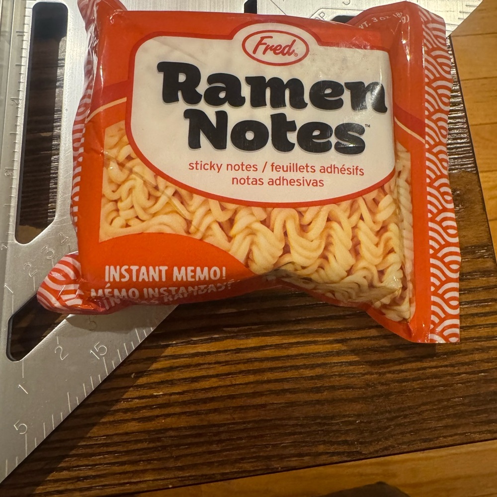 Fred Ramen Notes in Red and White